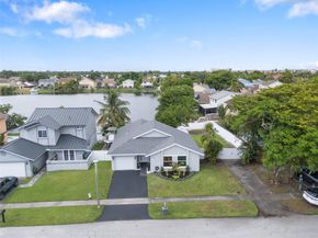 910 SW 99th Ave, Pembroke Pines FL 33025
