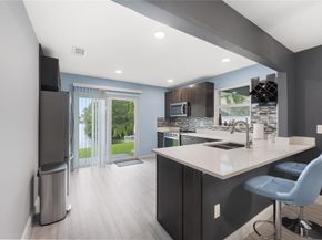 910 SW 99th Ave, Pembroke Pines FL 33025