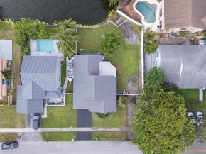 910 SW 99th Ave, Pembroke Pines FL 33025