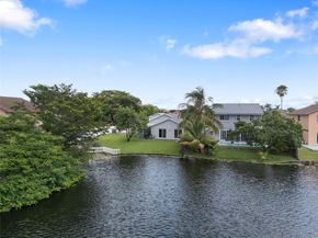 910 SW 99th Ave, Pembroke Pines FL 33025