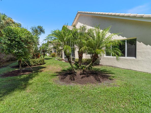 7296 Falls Road E, Boynton Beach FL 33437