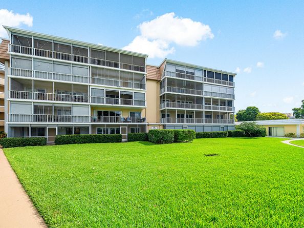 145 Atlantis 201 Boulevard 201, Atlantis FL 33462