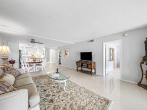 145 Atlantis 201 Boulevard 201, Atlantis FL 33462
