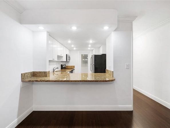 815 Middle River Dr 205, Fort Lauderdale FL 33304
