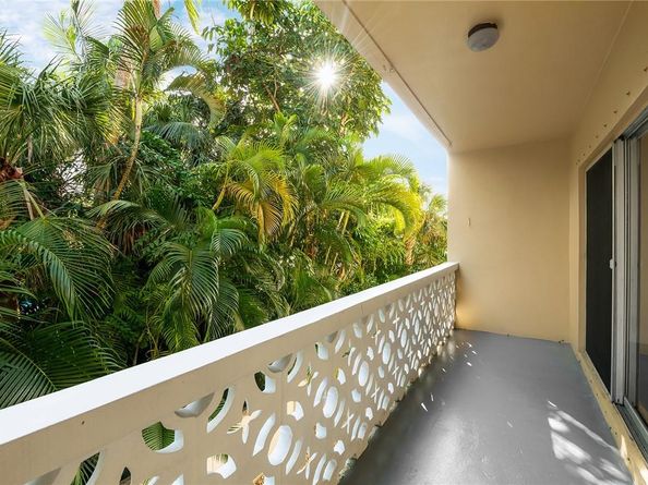 815 Middle River Dr 205, Fort Lauderdale FL 33304