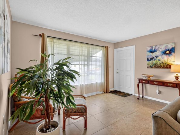 242 High Point Court W B, Delray Beach FL 33445
