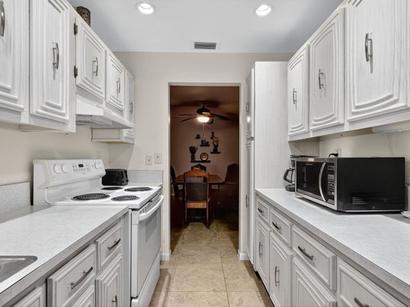 242 High Point Court W B, Delray Beach FL 33445