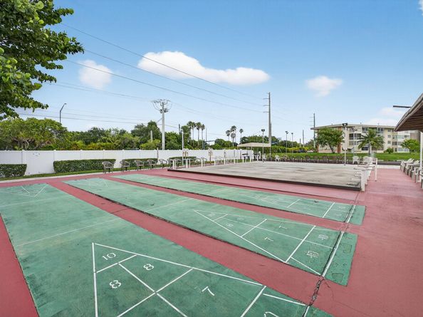 3051 NW 46th Ave 405, Lauderdale Lakes FL 33313