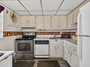 3051 NW 46th Ave 405, Lauderdale Lakes FL 33313