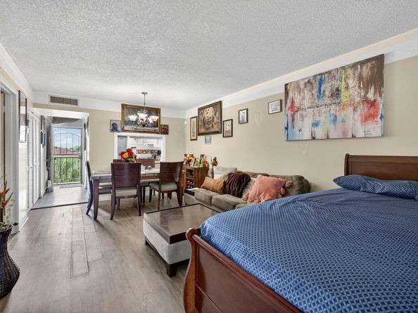 3051 NW 46th Ave 405, Lauderdale Lakes FL 33313