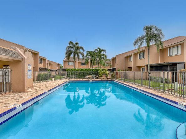 139 Sparrow Drive 5a, Royal Palm Beach FL 33411