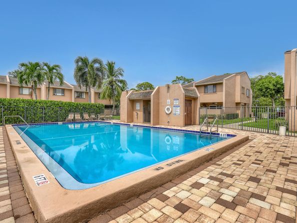 139 Sparrow Drive 5a, Royal Palm Beach FL 33411