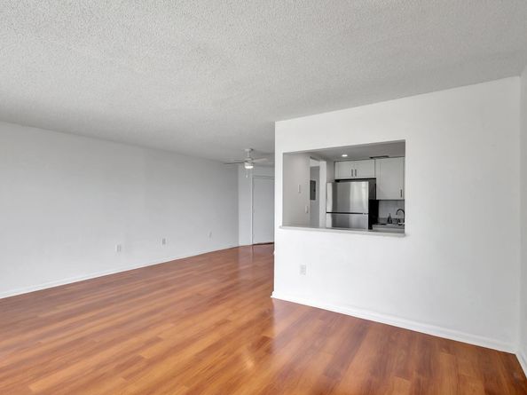 2936 Lake Shore Drive 108, Riviera Beach FL 33404