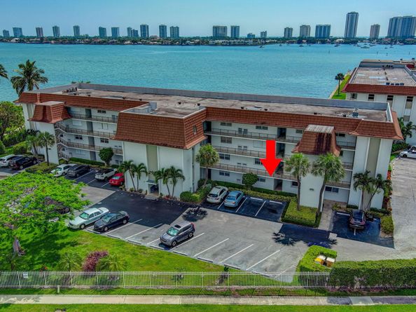 2936 Lake Shore Drive 108, Riviera Beach FL 33404