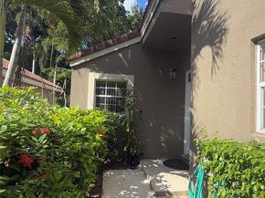 1050 NW 108TH Ave, Plantation FL 33322