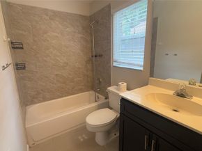 1050 NW 108TH Ave, Plantation FL 33322