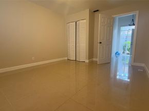 1050 NW 108TH Ave, Plantation FL 33322