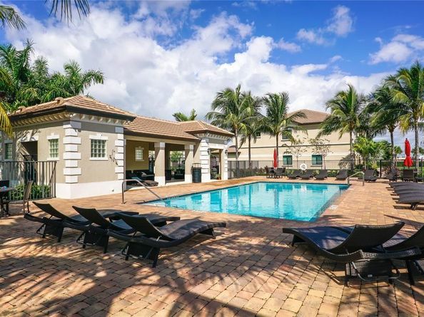 4222 E Dixie Hwy 82, Oakland Park FL 33334