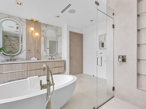 1626 E Lake Dr, Fort Lauderdale FL 33316