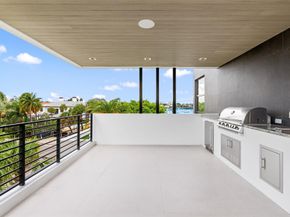 1626 E Lake Dr, Fort Lauderdale FL 33316