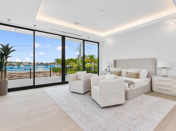 1626 E Lake Dr, Fort Lauderdale FL 33316