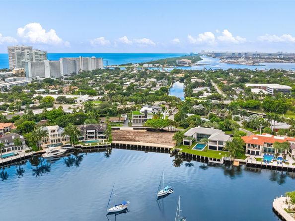 1626 E Lake Dr, Fort Lauderdale FL 33316
