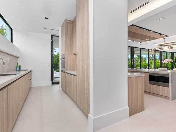 1626 E Lake Dr, Fort Lauderdale FL 33316
