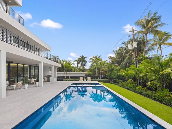 1626 E Lake Dr, Fort Lauderdale FL 33316