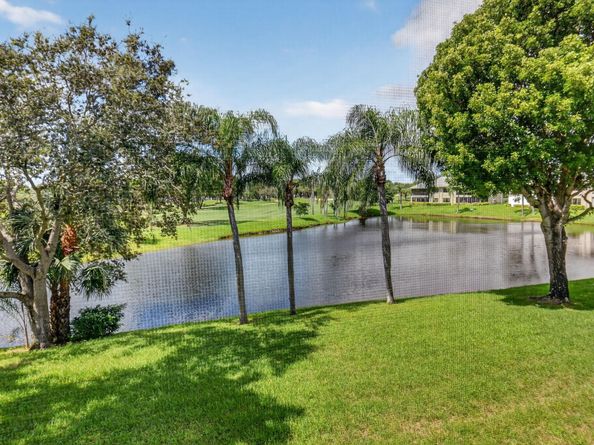 4 Eastgate Drive B, Boynton Beach FL 33436
