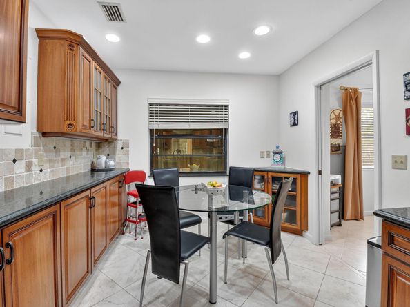 4 Eastgate Drive B, Boynton Beach FL 33436