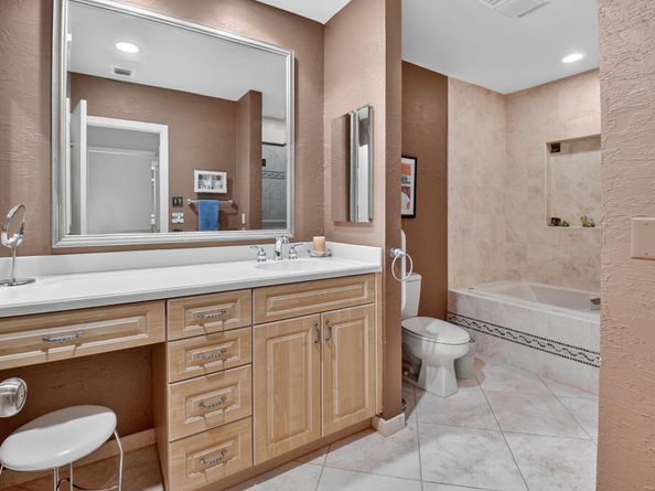 4 Eastgate Drive B, Boynton Beach FL 33436