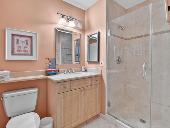 4 Eastgate Drive B, Boynton Beach FL 33436