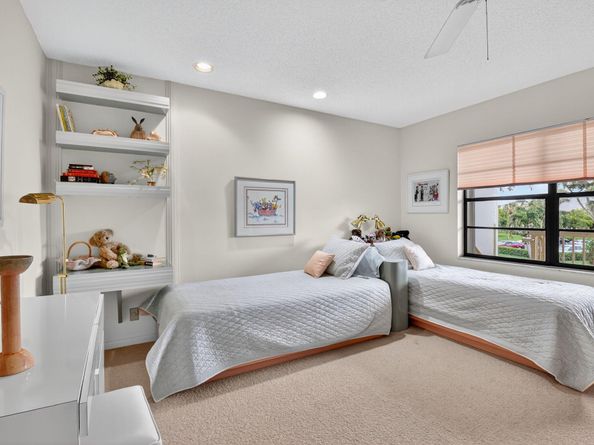 4 Eastgate Drive B, Boynton Beach FL 33436