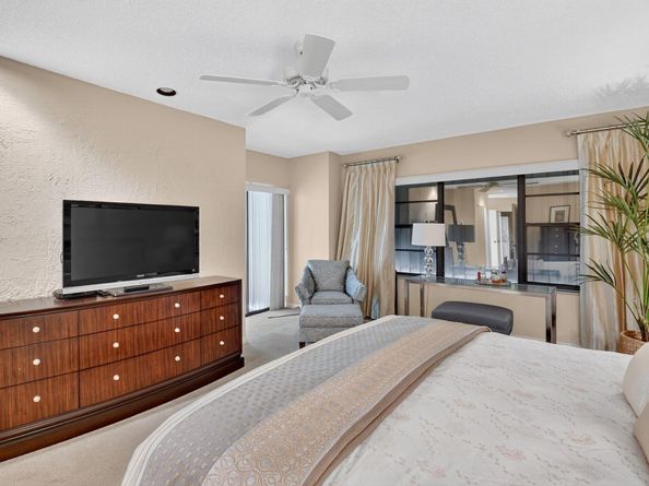 4 Eastgate Drive B, Boynton Beach FL 33436