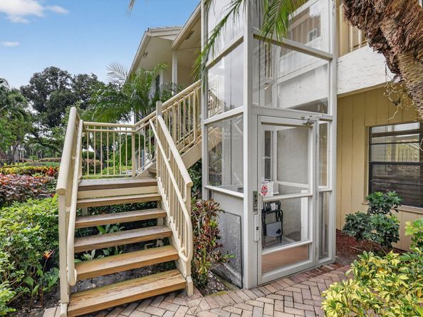 4 Eastgate Drive B, Boynton Beach FL 33436