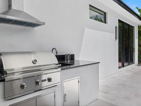 212 NW 18th Street, Delray Beach FL 33444