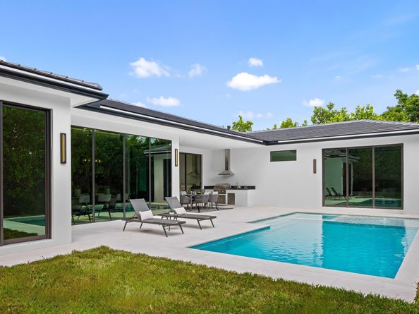 212 NW 18th Street, Delray Beach FL 33444