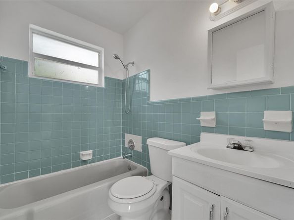 471 SW 27th Ter, Fort Lauderdale FL 33312