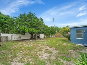 471 SW 27th Ter, Fort Lauderdale FL 33312