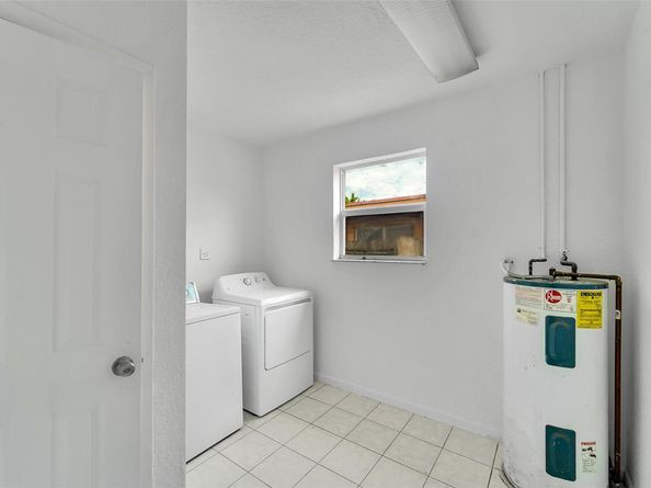 471 SW 27th Ter, Fort Lauderdale FL 33312