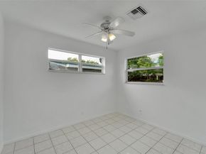 471 SW 27th Ter, Fort Lauderdale FL 33312