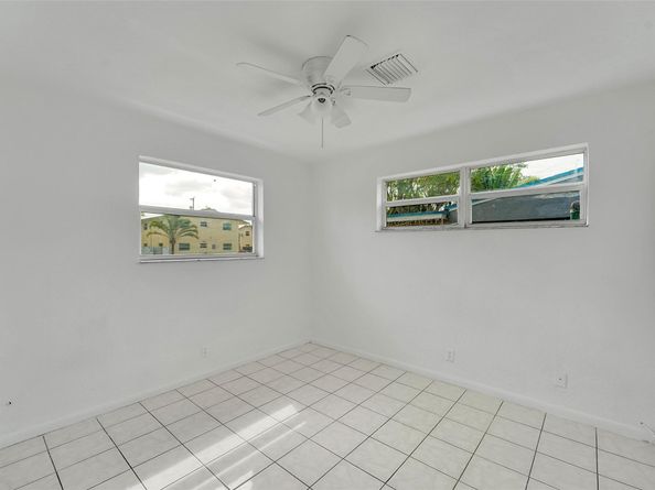 471 SW 27th Ter, Fort Lauderdale FL 33312