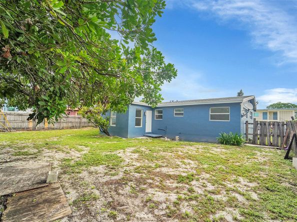 471 SW 27th Ter, Fort Lauderdale FL 33312