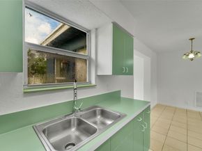 471 SW 27th Ter, Fort Lauderdale FL 33312