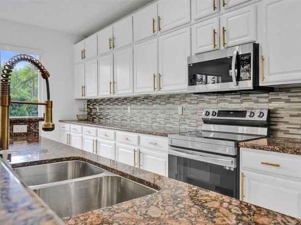 121 SE 7th Ave 121, Pompano Beach FL 33060