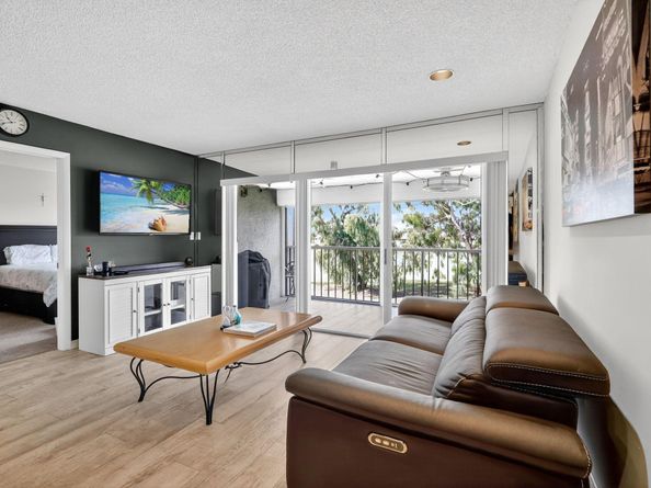 4471 Luxemburg Court 304, Lake Worth FL 33467