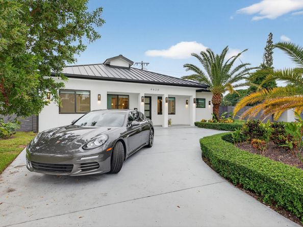 4620 NE 4TH Av, Oakland Park FL 33334