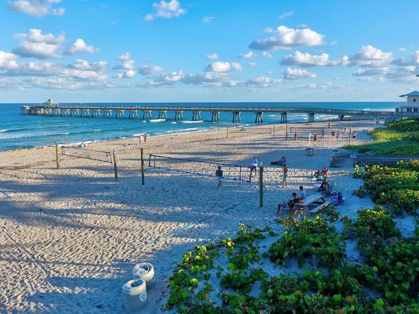 906 SE 13th Court, Deerfield Beach FL 33441