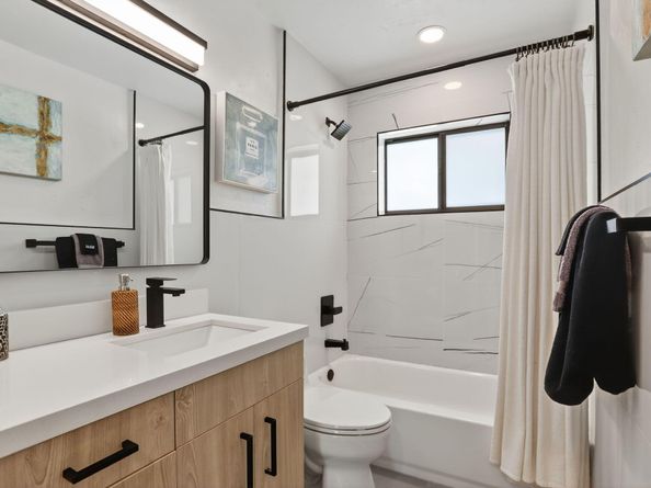 906 SE 13th Court, Deerfield Beach FL 33441