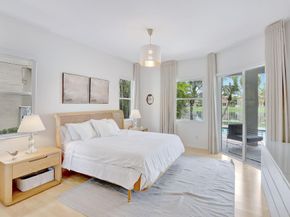 4422 Laurel Pl, Weston FL 33332